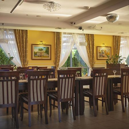 Hotel Pikul Pulawy Luaran gambar