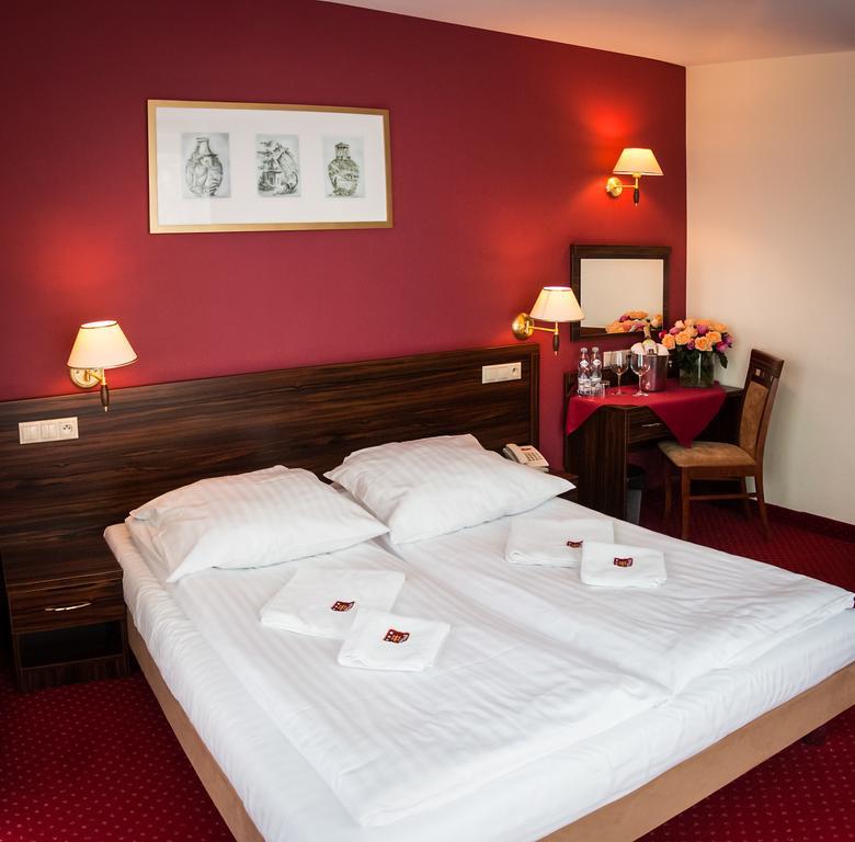 Hotel Pikul Pulawy Luaran gambar