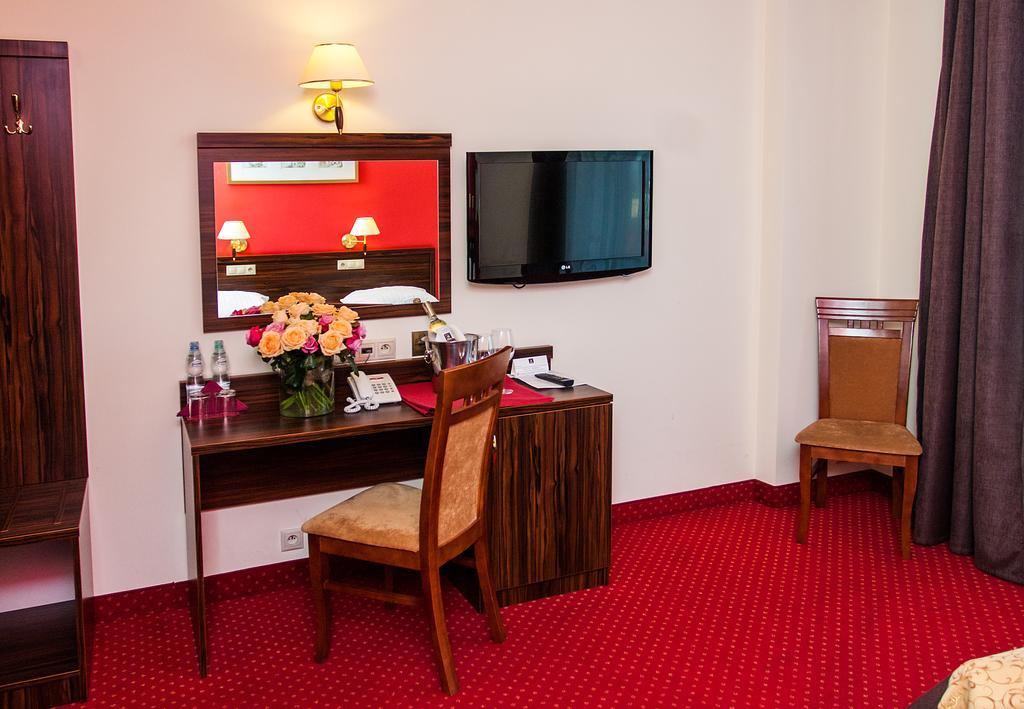 Hotel Pikul Pulawy Luaran gambar