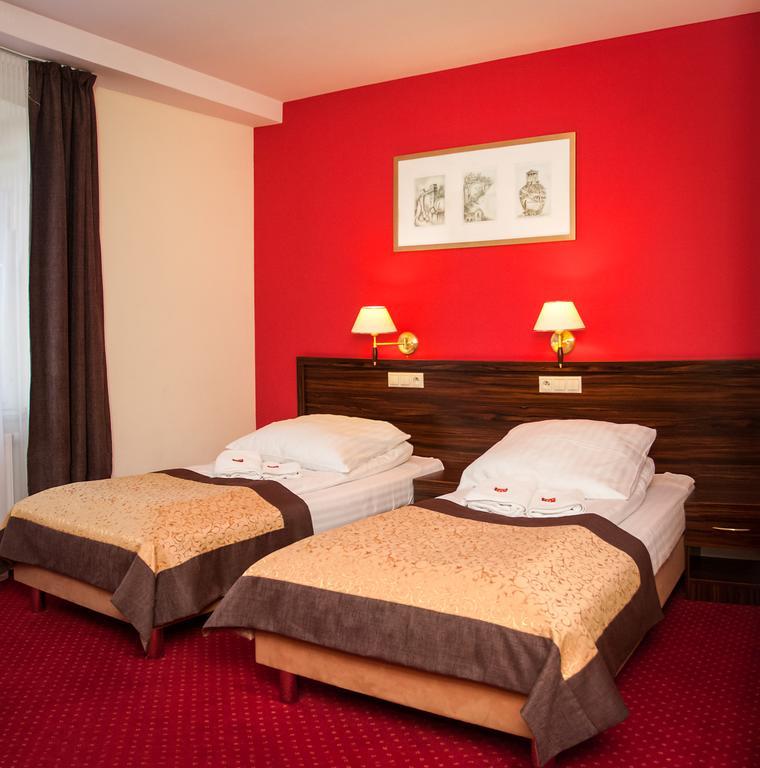 Hotel Pikul Pulawy Luaran gambar