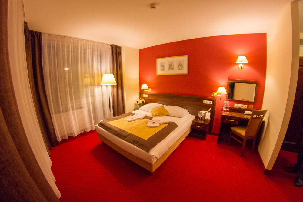 Hotel Pikul Pulawy Luaran gambar