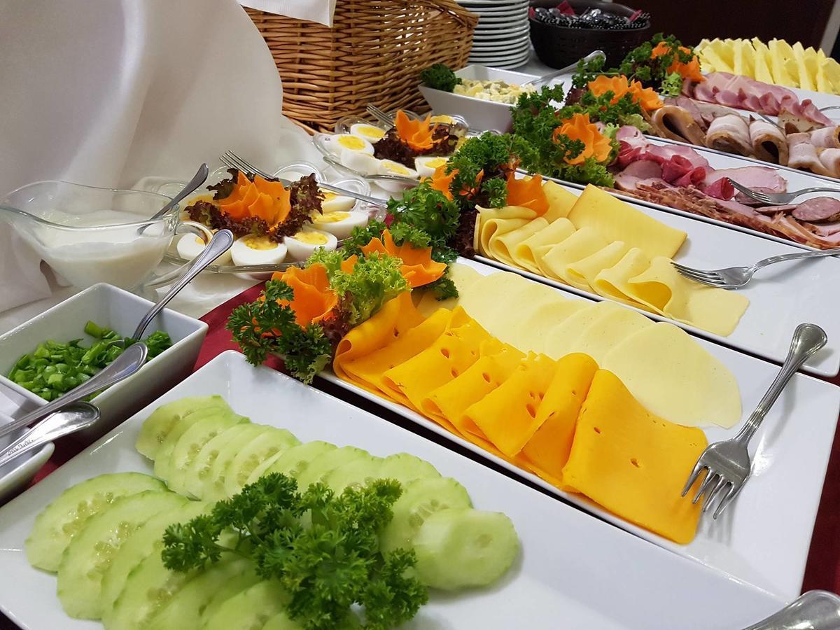 Hotel Pikul Pulawy Luaran gambar