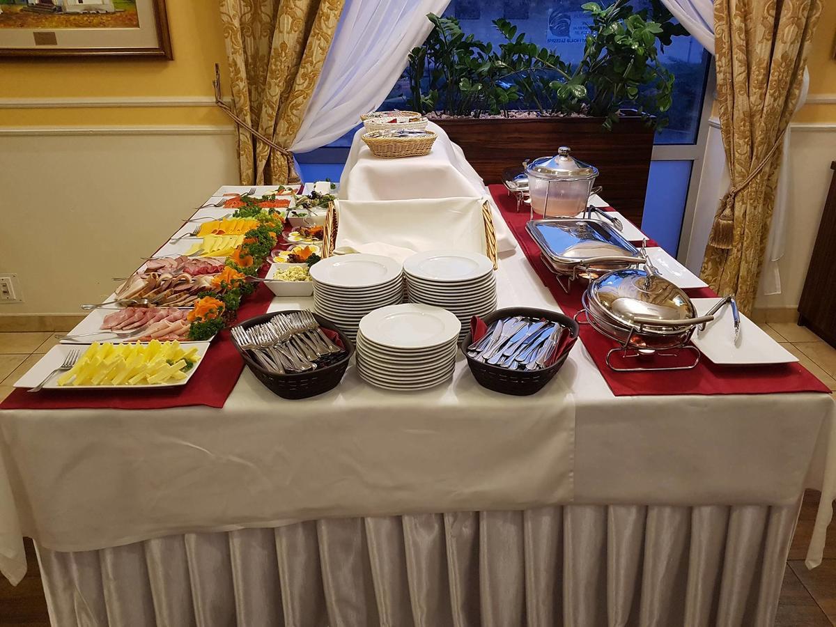 Hotel Pikul Pulawy Luaran gambar
