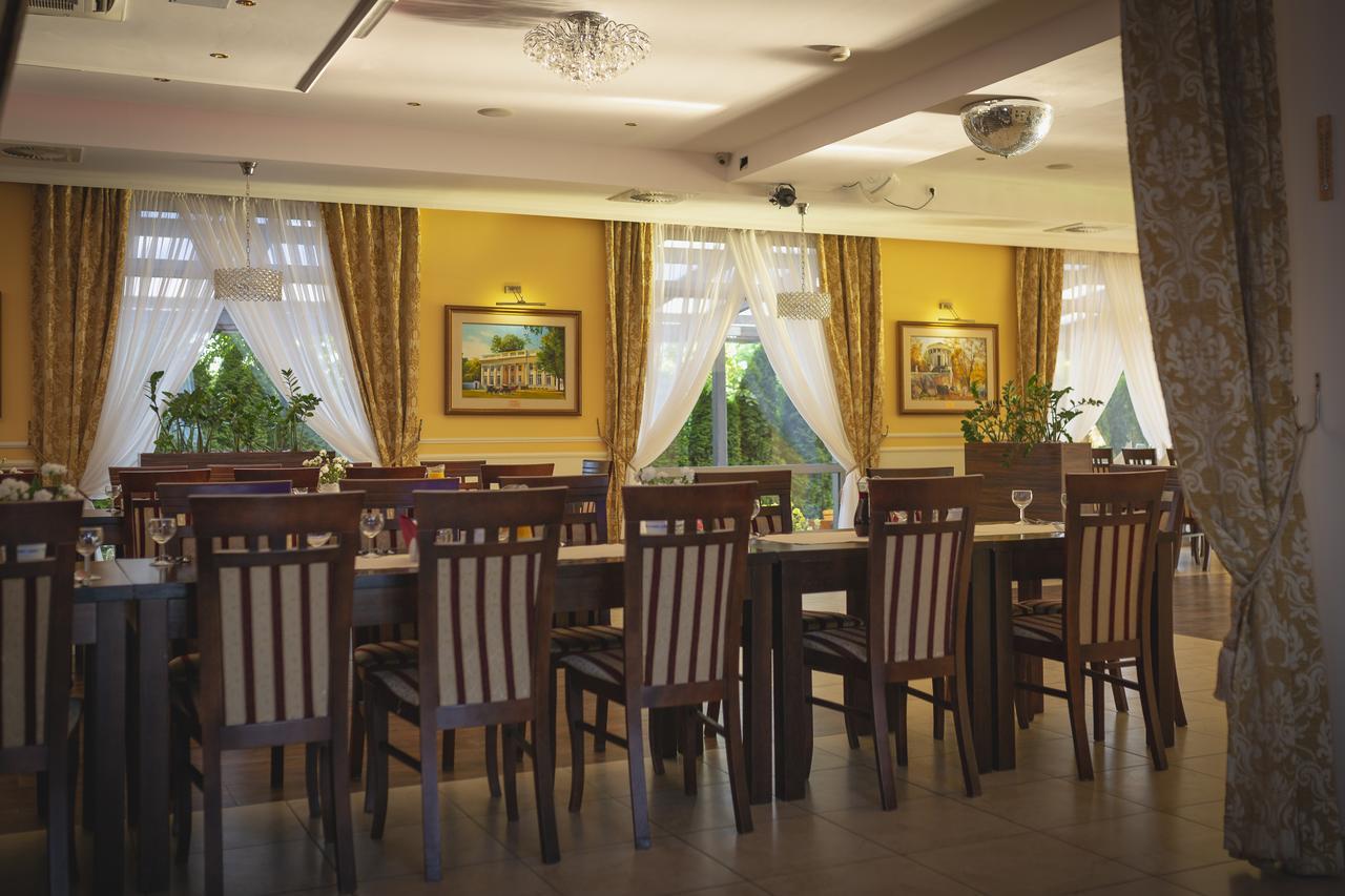 Hotel Pikul Pulawy Luaran gambar