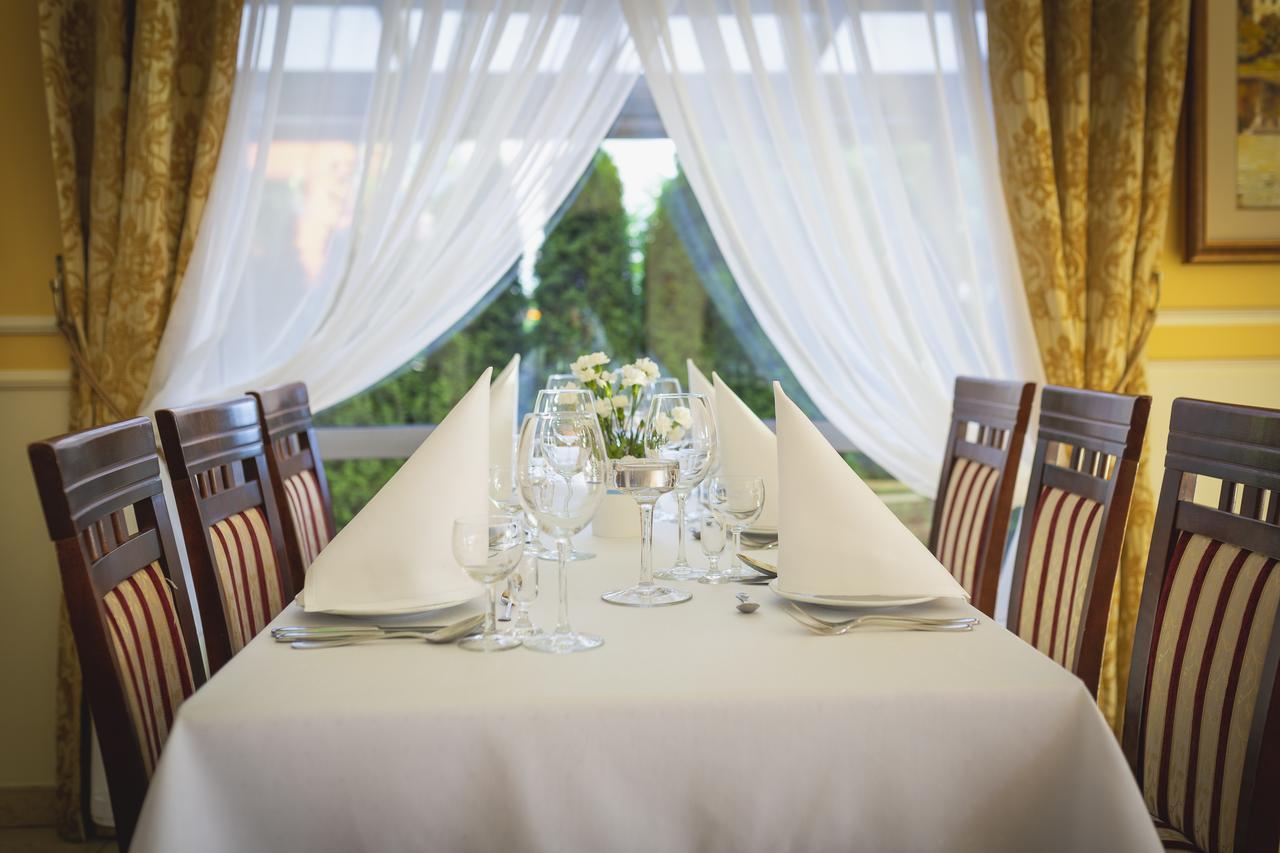 Hotel Pikul Pulawy Luaran gambar