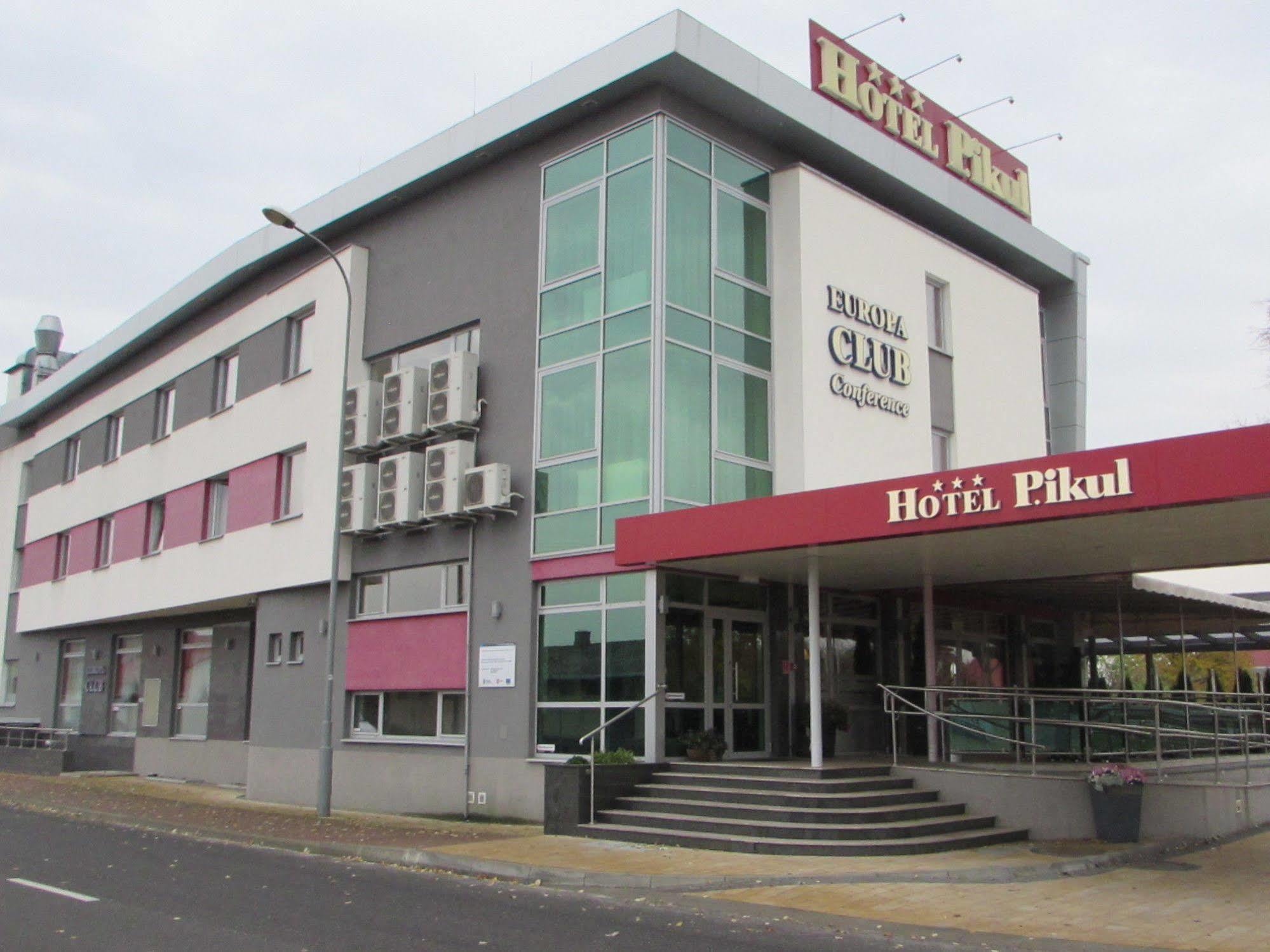 Hotel Pikul Pulawy Luaran gambar
