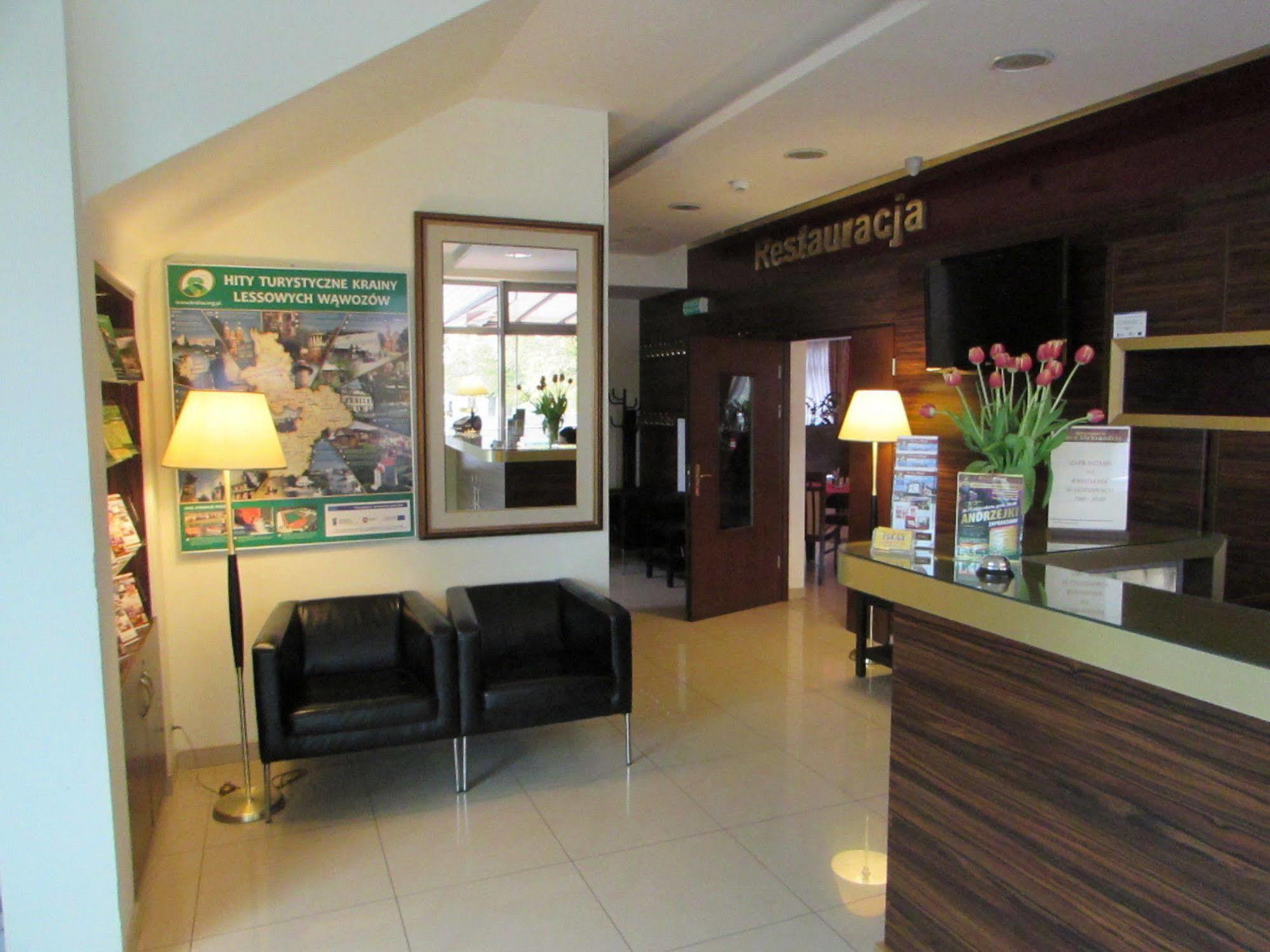 Hotel Pikul Pulawy Luaran gambar